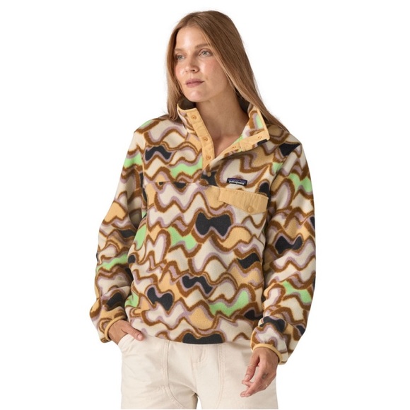 Patagonia Women's Lightweight Synchilla Snap-T Fleece Pullover - Picture 2 of 5